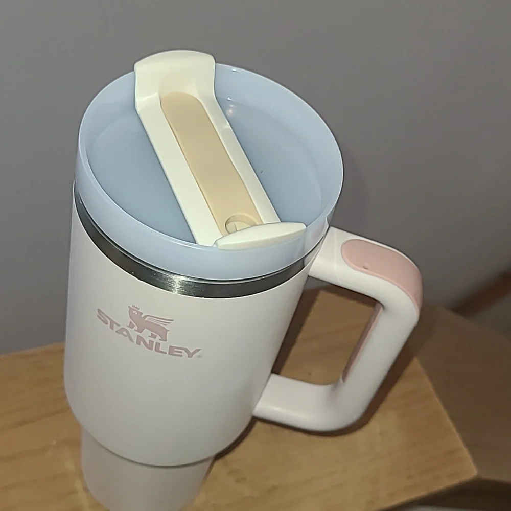 Stanley Light Pink Insulated 40oz Mug - Picture 5 of 7